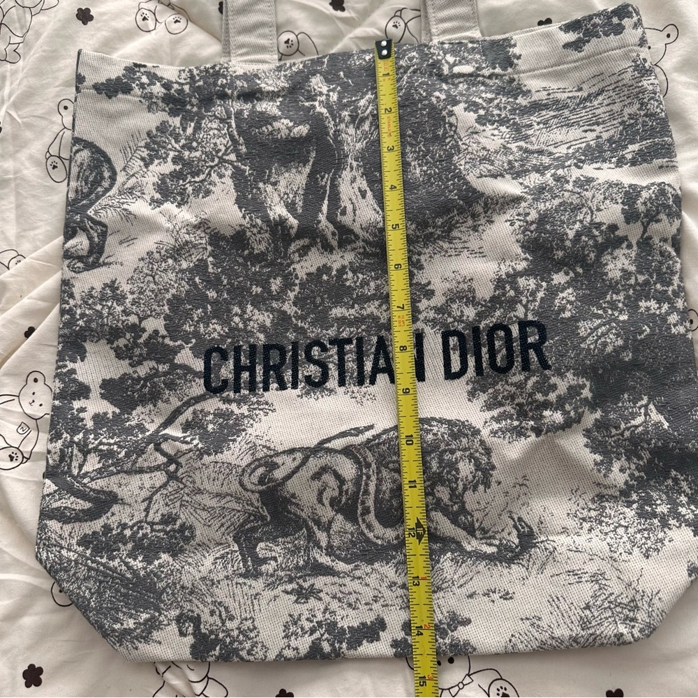Dior Gray and White Tote Bag - Picture 3 of 6